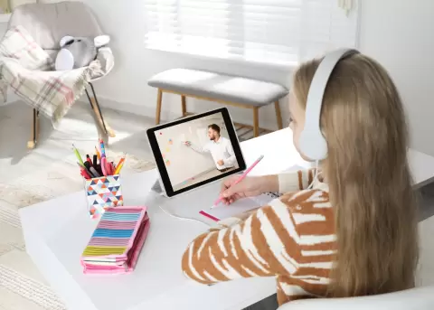 Ni�os de la Generaci�n Beta crecer�n con la inteligencia artificial como parte natural de su entorno.