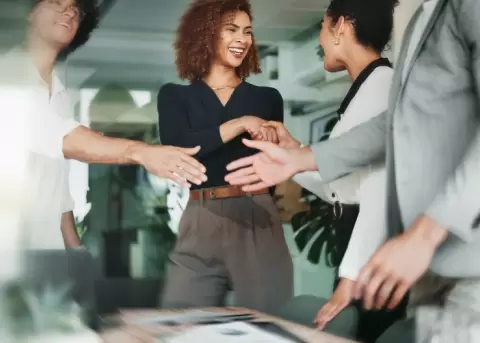 El onboarding permite al nuevo empleado a familiarizarse con la empresa.