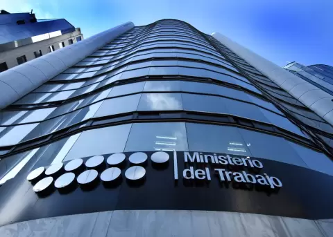 El Ministerio del Trabajo emiti� el 24 de julio de 2025 una nueva norma t�cnica que regula la supresi�n de puestos en las instituciones