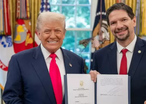 Pablo Zambrano present� sus credenciales al presidente de EE. UU. Donald Trump.