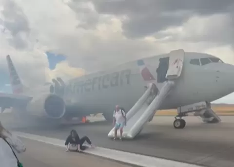Incendio del avi�n caus� retrasos en todos los vuelos del Aeropuerto de Denver.