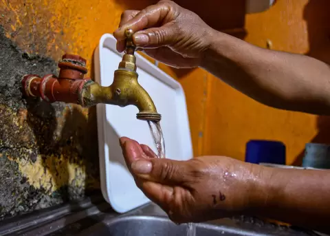 Barrios del sur de Quito ya tienen cobertura total de agua tras superar emergencia
