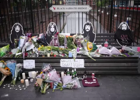 La ceremonia se llevar� a cabo en el mismo Birmingham que vio nacer a Osbourne en 1948 y al movimiento del heavy metal.