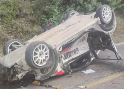 Accidente en la tercera etapa del Rally Vuelta al Ecuador, en Ambato, el mi�rcoles 30 de julio de 2025.