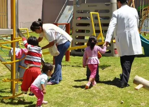 Miles de ni�os, ni�as y adolescentes enfrentan abandono, discriminaci�n y vulneraci�n de derechos en el pa�s.