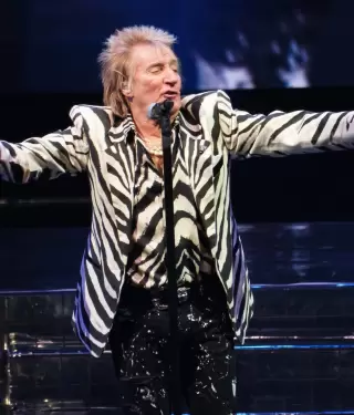Rod Stewart felicita al Rey Carlos III tras su visita en Estados Unidos.