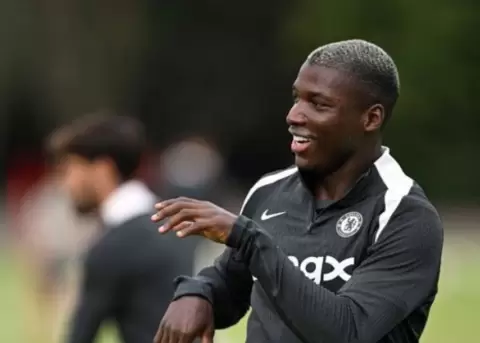 Moises Caicedo ya esta entrenando con el chelsea.