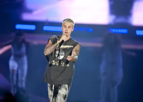 Justin Bieber regres� a los escenarios en los Grammys 2026