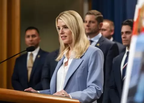 EE.UU. duplica a 50 millones la recompensa por informaci�n que lleve a la captura de Nicol�s Maduro