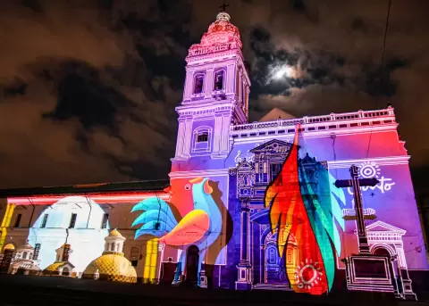 AMT refuerza controles viales y de alcohol por afluencia masiva al festival "Quito, Luz de Am�rica"