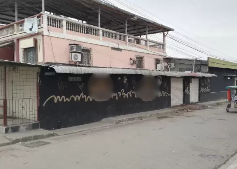 Escena del crimen en Santa Luc�a, donde seis personas fueron asesinadas la madrugada del domingo.