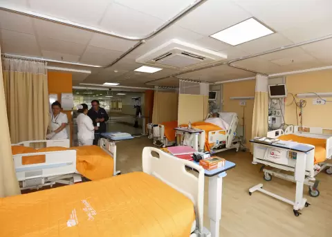 Sector salud demanda declaratoria de emergencia para superar crisis hospitalaria
