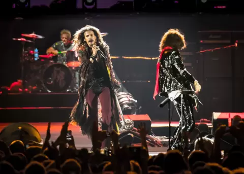 Aerosmith performs at Olimpiysky.