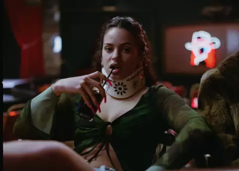 La artista espa�ola se estrena como actriz en la famosa serie.