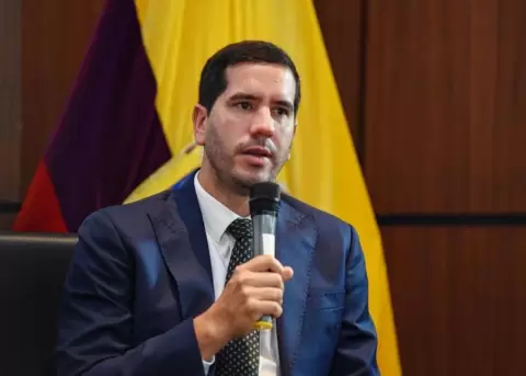 Presidente Noboa designa a Roberto Luque al frente del Ministerio de Vivienda