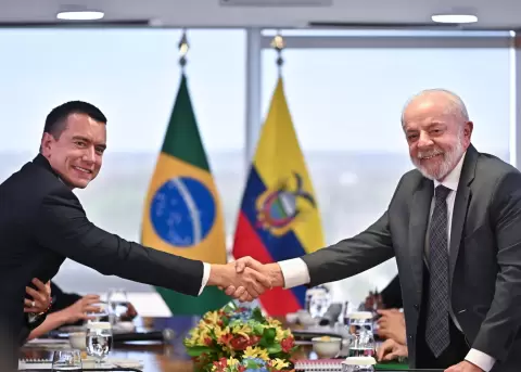 El presidente de Ecuador, Daniel Noboa, y su hom�logo de Brasil, Luiz In�cio Lula da Silva, en el Palacio del Planalto, en Brasilia (Brasil).
