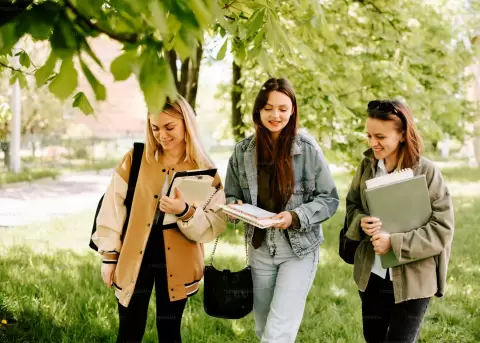 La Embajada de Ecuador en Australia anunci� la apertura de las Becas ALABC Women in STEM 2026.