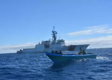 La Guardia Costera de Estados Unidos anunci� la detenci�n de seis ciudadanos ecuatorianos durante la Operaci�n Pacific Viper, un operativo orientado a