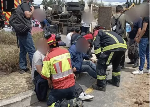 14 personas resultan heridas en accidente de tr�nsito en Lumbis�