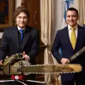 Con machete y motosierra, Daniel Noboa y Javier Milei sellan su encuentro en la Casa Rosada