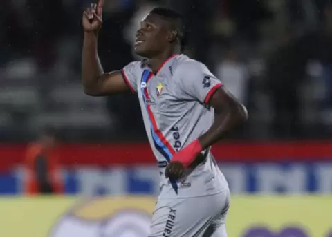 Marcos Olmedo, durante un partido con El Nacional, en abril de 2025.