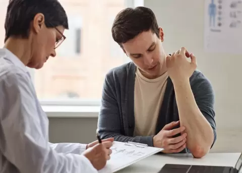 Hay una gran variedad de enfermedades autoinmunes que pueden afectar a distintos sistemas del cuerpo.