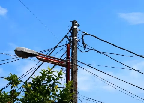 Plan de soterramiento de cables en Quito.
