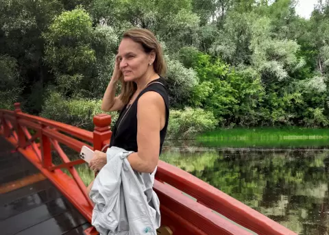 Milagros Le�n, presentadora de TV ecuatoriana