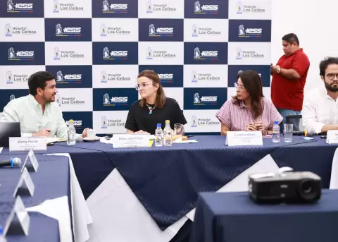 Comit� Nacional de Salud aprueba plan para compras masivas de medicamentos