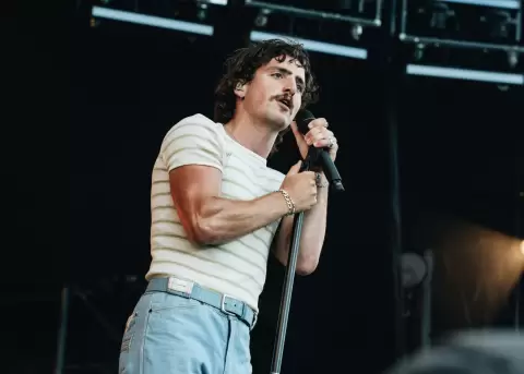 Durante su concierto en Salt Lake City, Benson Boone protagoniz� un momento inolvidable.