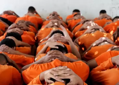 Reos dentro de la Penitenciar�a del Litoral, en Guayaquil.