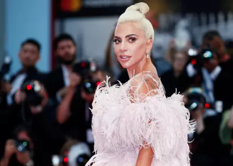 Lady Gaga se presenta en los VMAS 2025