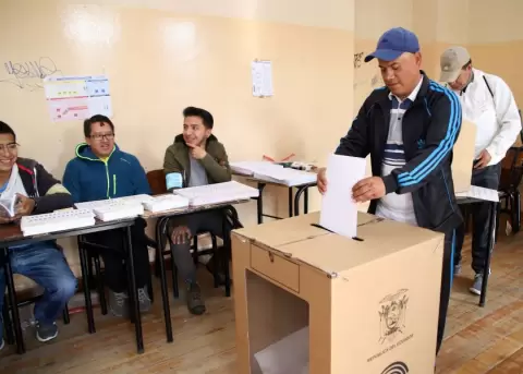 Miembros de las Juntas Receptoras del Voto comienzan a cobrar sus incentivos por elecciones 2025