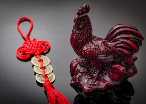 Energ�as del hor�scopo chino en el mes del gallo.