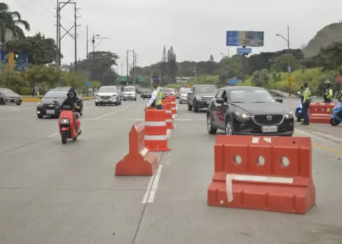 Prefectura del Guayas da luz verde a obras viales en la av. del Bombero