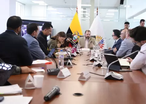 Comisi�n de Desarrollo Econ�mico aprueba informe para primer debate de la Ley de Fortalecimiento Crediticio