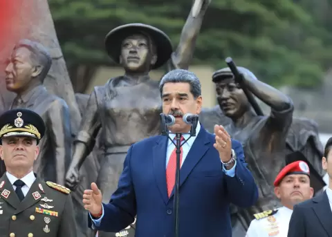 Venezuela asegura que un �destructor� de Estados Unidos abord� de manera �ilegal� a una embarcaci�n venezolana