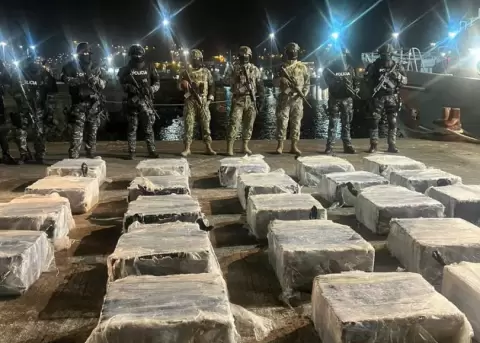 M�s de 12 toneladas de droga incautadas en Esmeraldas y 16 detenidos