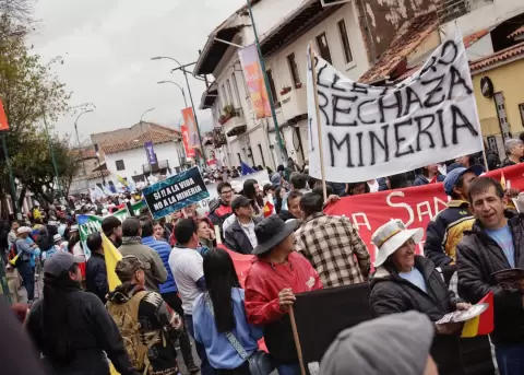 Marcha por la defensa del agua y en rechazo al proyecto minero Loma Larga.