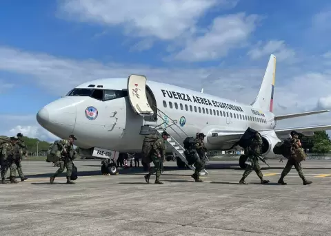 Noboa transfiri� atribuciones del Instituto Geogr�fico a la Fuerza A�rea Ecuatoriana