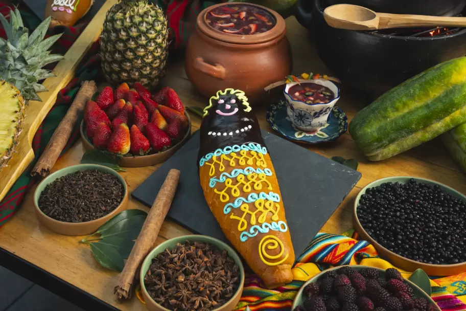 JW Marriott Quito presenta la temporada de colada morada y guaguas de pan.