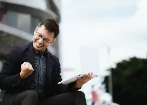 La salud ocupacional protege, previene y fortalece el bienestar laboral.