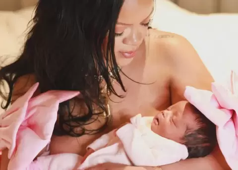 Rihanna es mam� otra vez