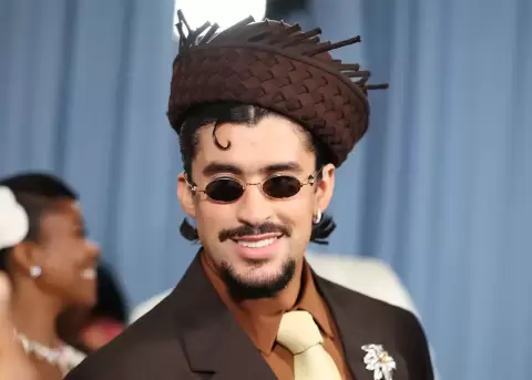 Bad Bunny hizo cantar a Tokio en espa�ol.