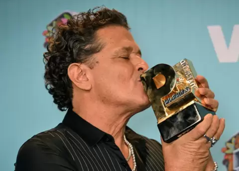Carlos Vives recibe homenaje.
