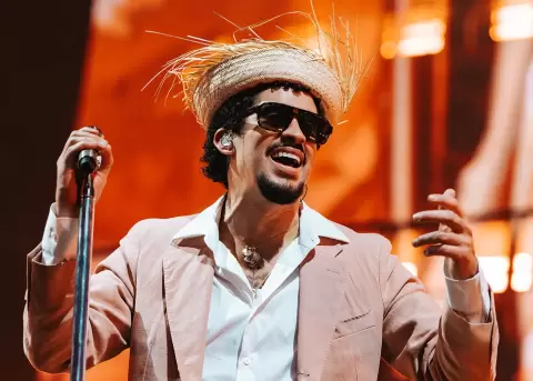 Bad Bunny demandado por presunto uso de voz sin autorizaci�n en sus canciones.