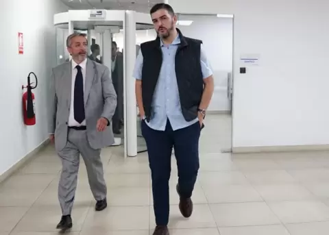 Ramiro Garc�a, abogado, junto al alcalde de Guayaquil, Aquiles Alvarez.
