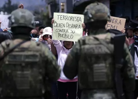Militares se desplegaron en la zona norte del pa�s ante el avance de manifestaciones.
