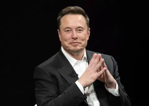 Elon Musk reta a Wikipedia con nueva plataforma de conocimiento.