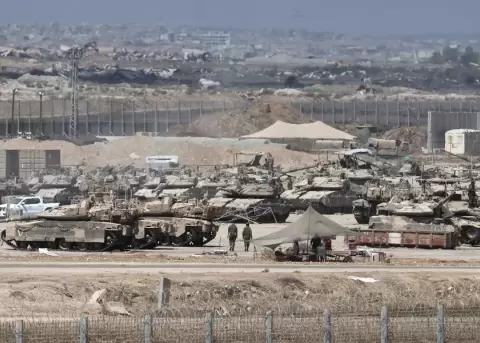 Israel cambia sus operaciones en la Franja de Gaza a car�cter defensivo y para su ofensiva en la capital